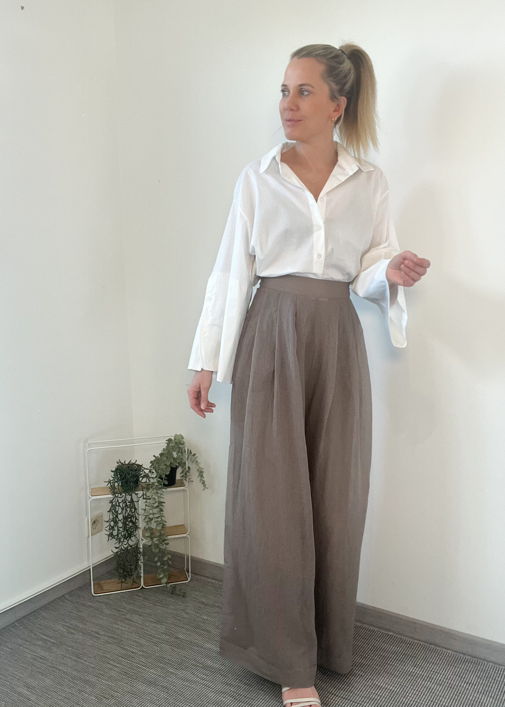 TAUPE WIDE PANTS