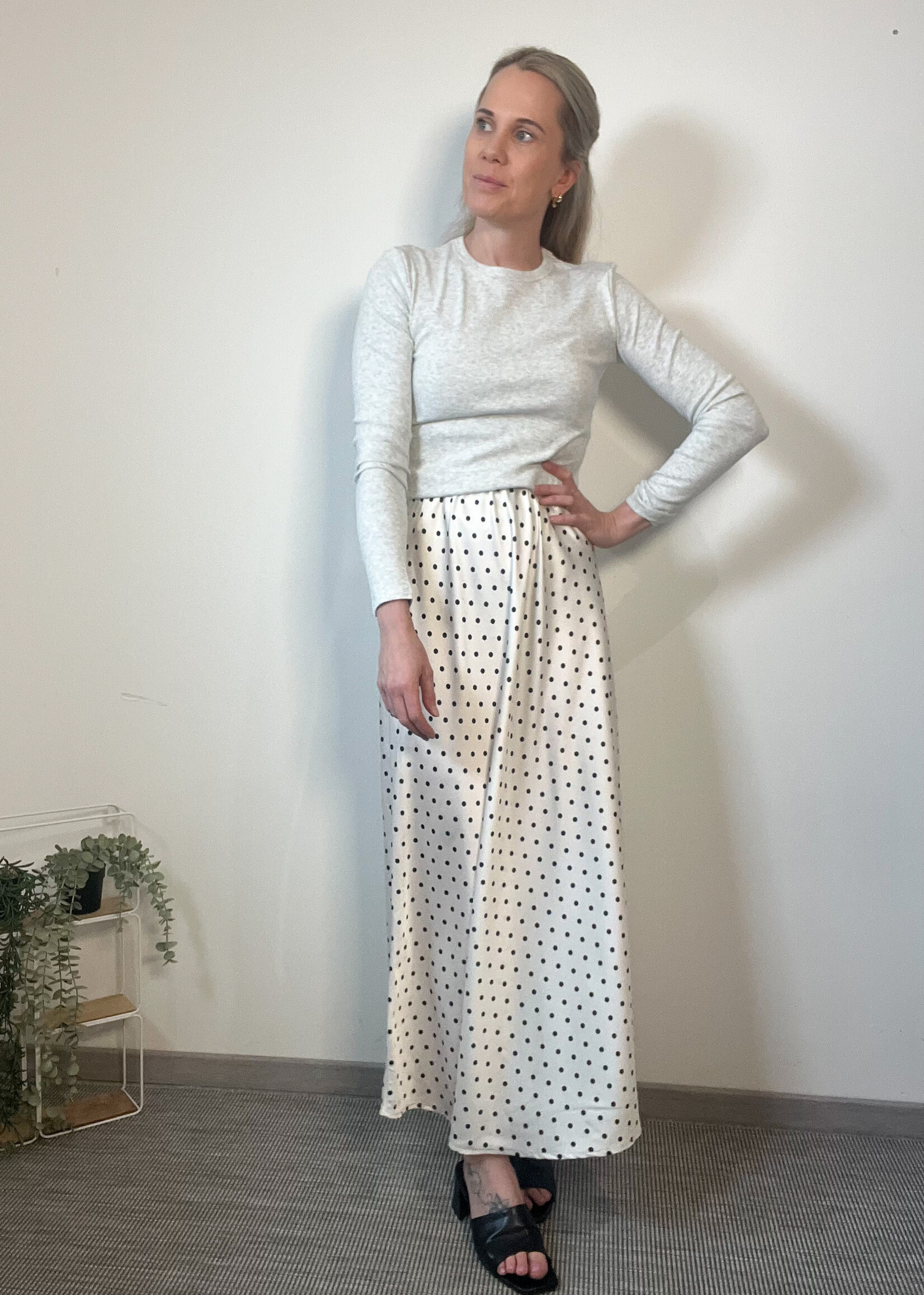 WHITE DOTS SKIRT one size