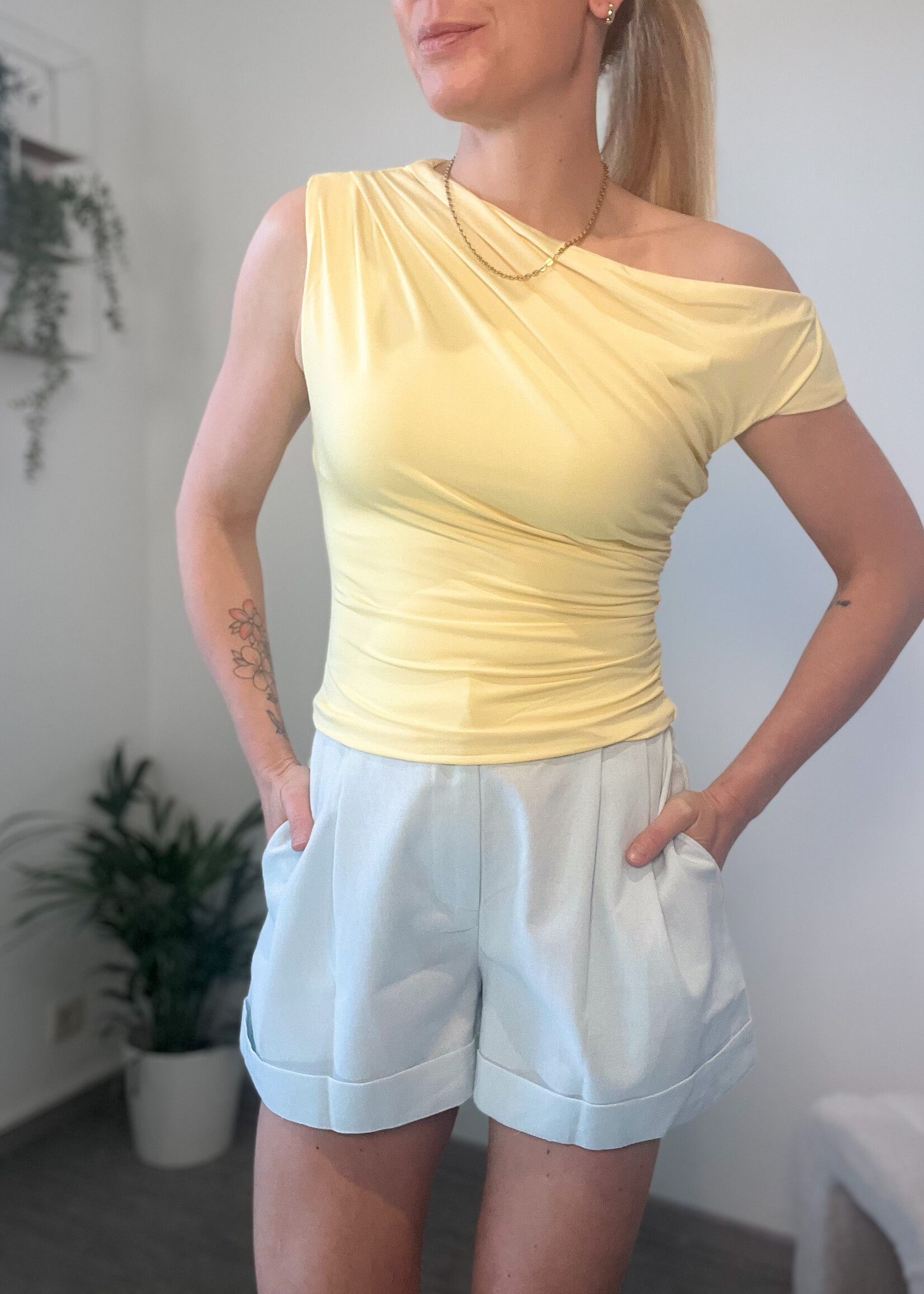 OFFSHOULDER YELLOW TOP