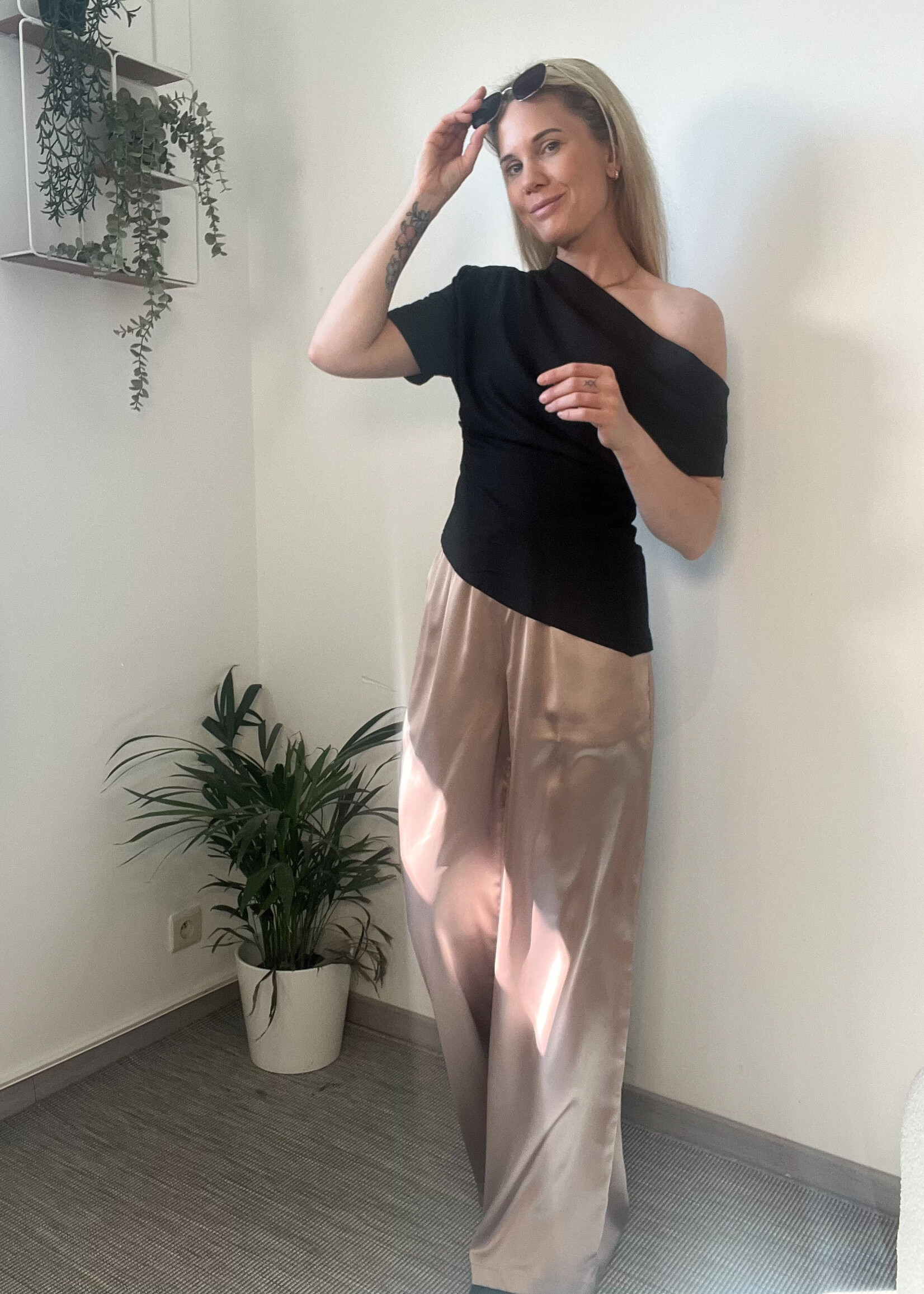 DRAPED TOP BLACK