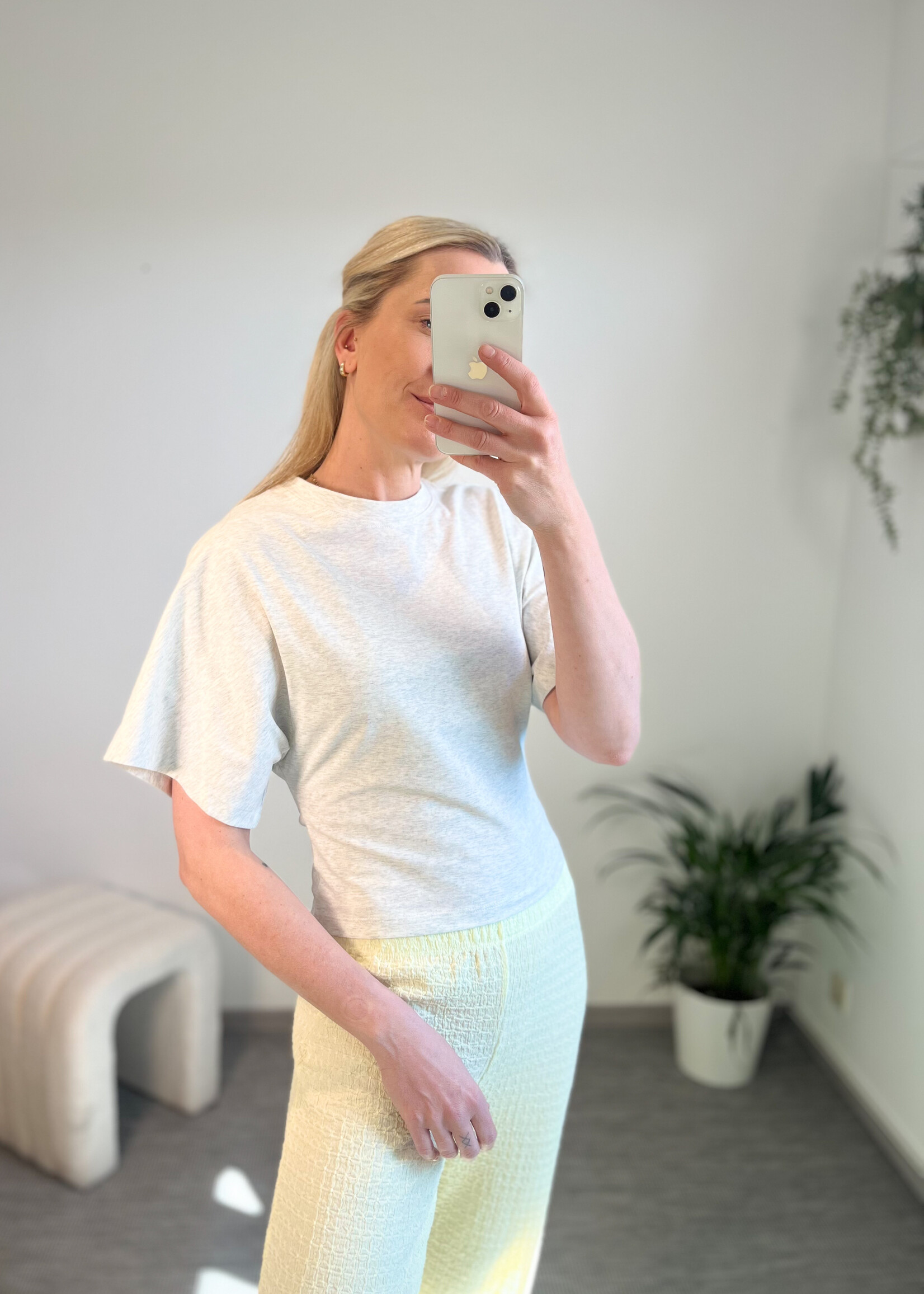 CENTERED GREY TEE