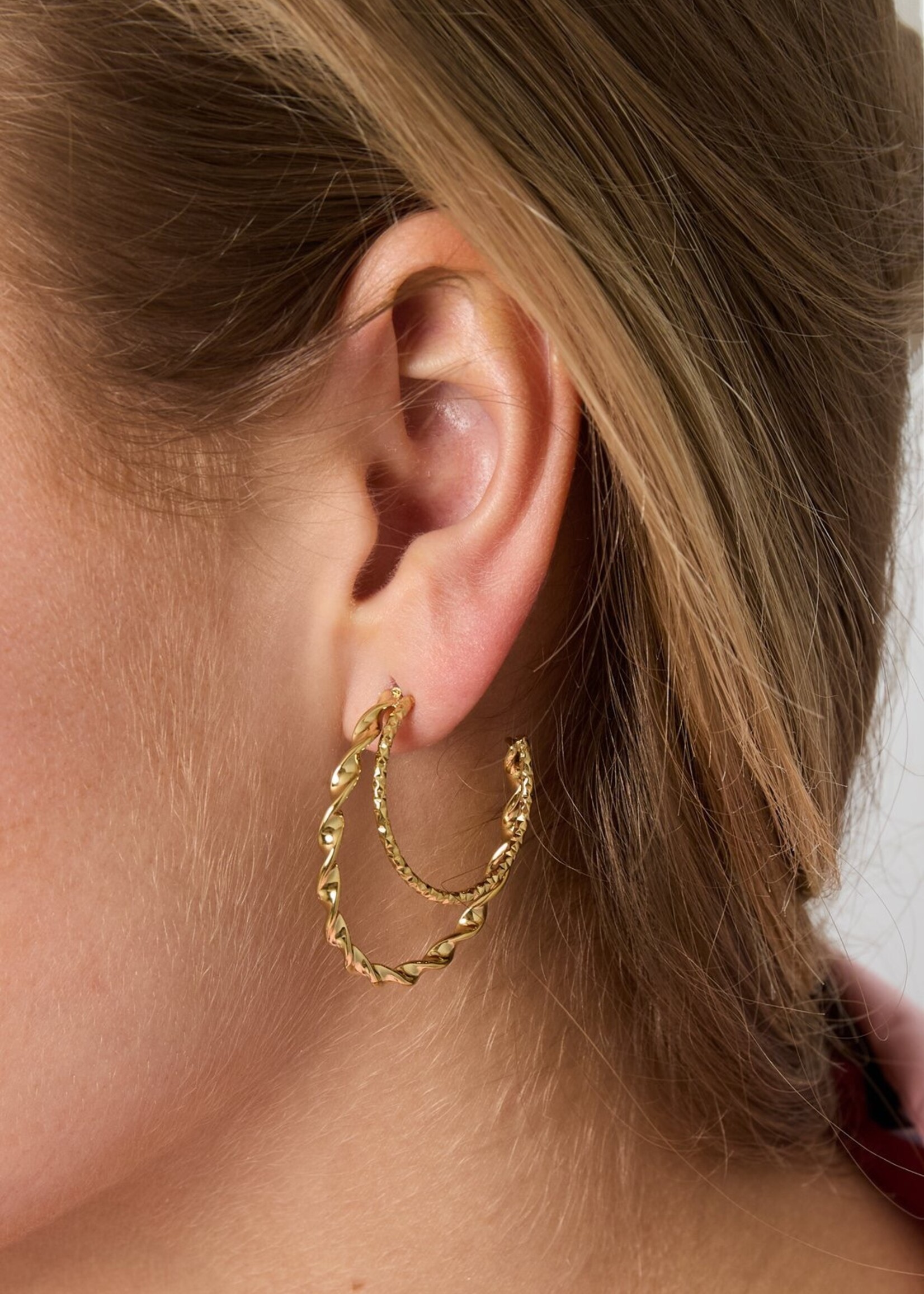 DOUBLE HOOPS