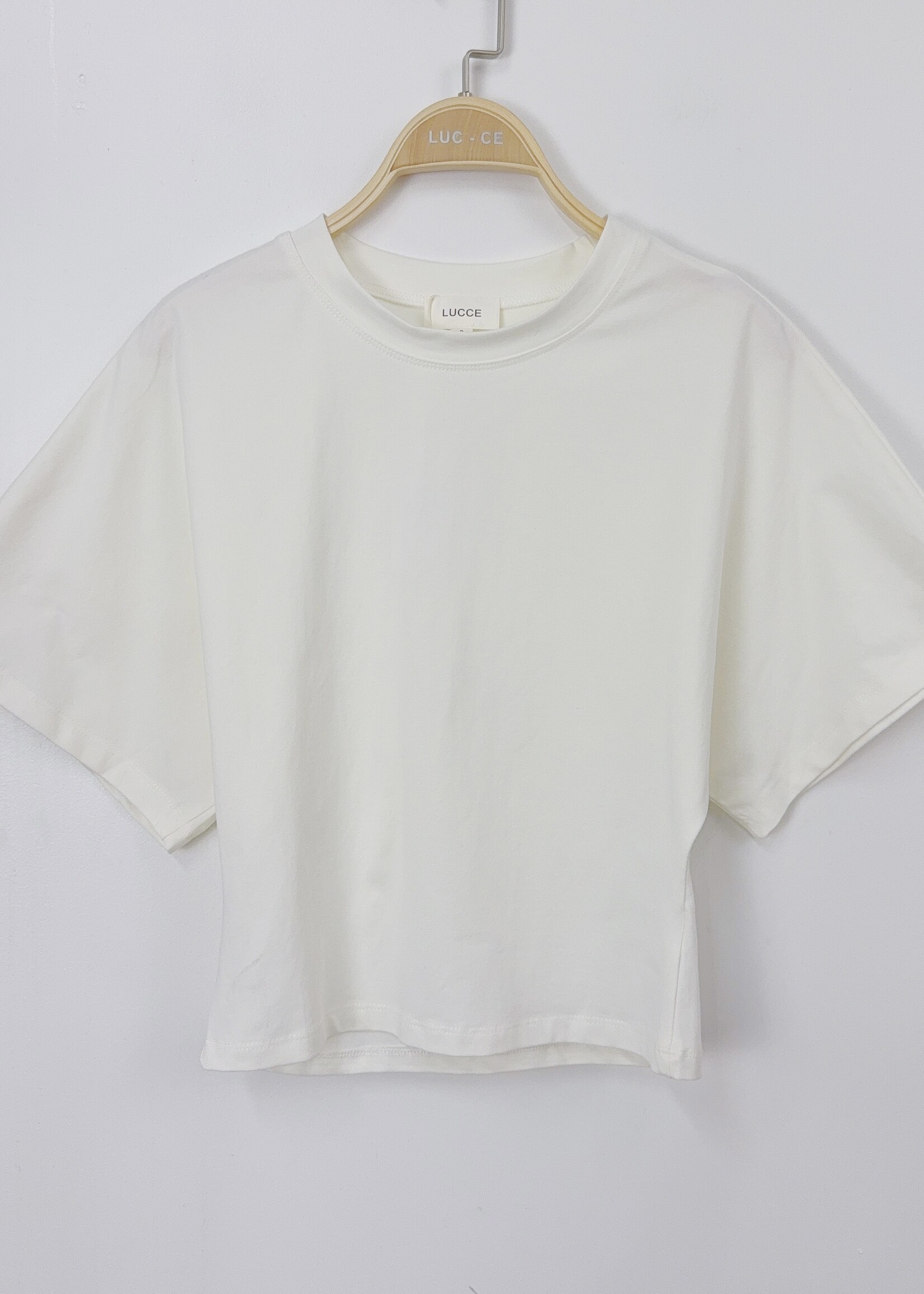 WHITE CENTERED TEE