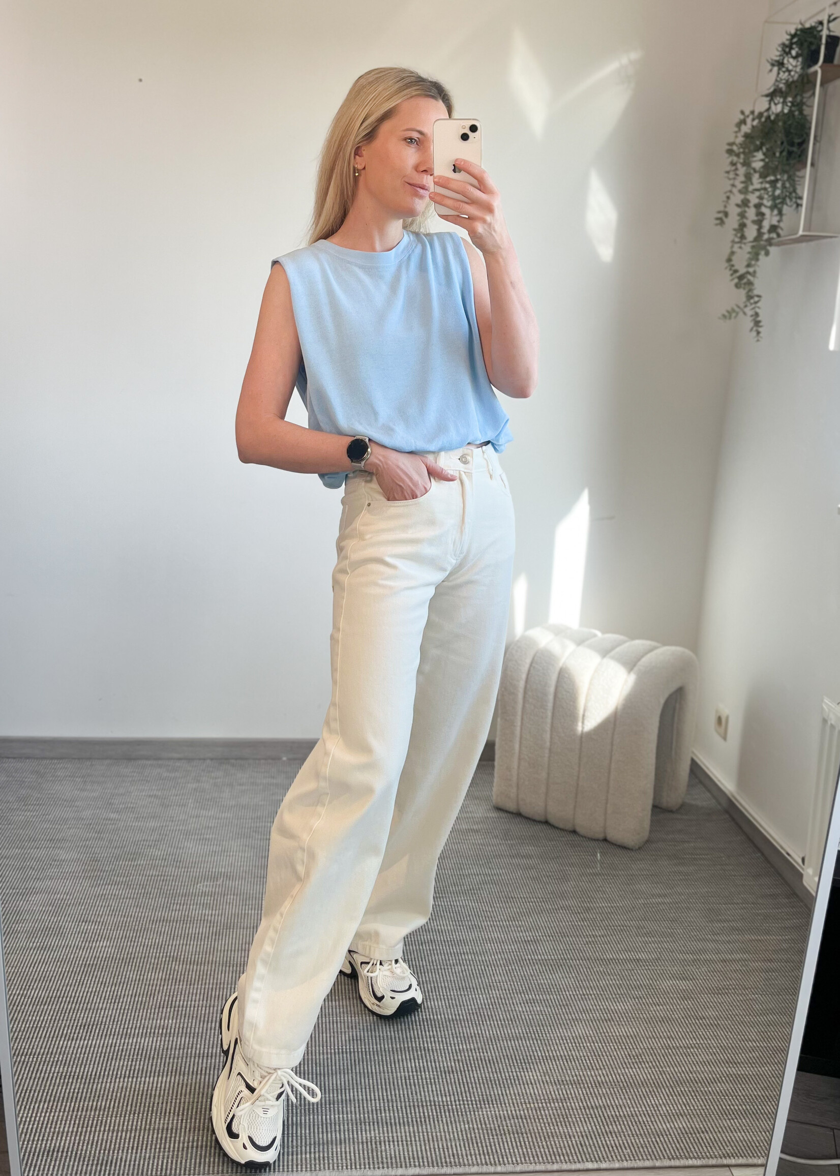 BRIGHT BLUE TOP