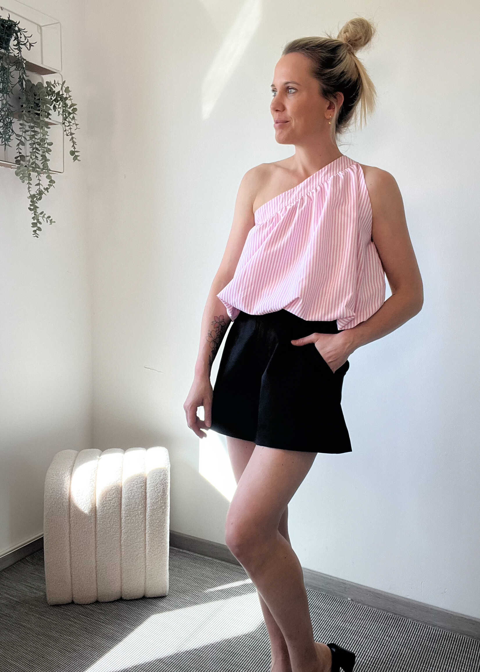 ROSE ONE SHOULDER TOP