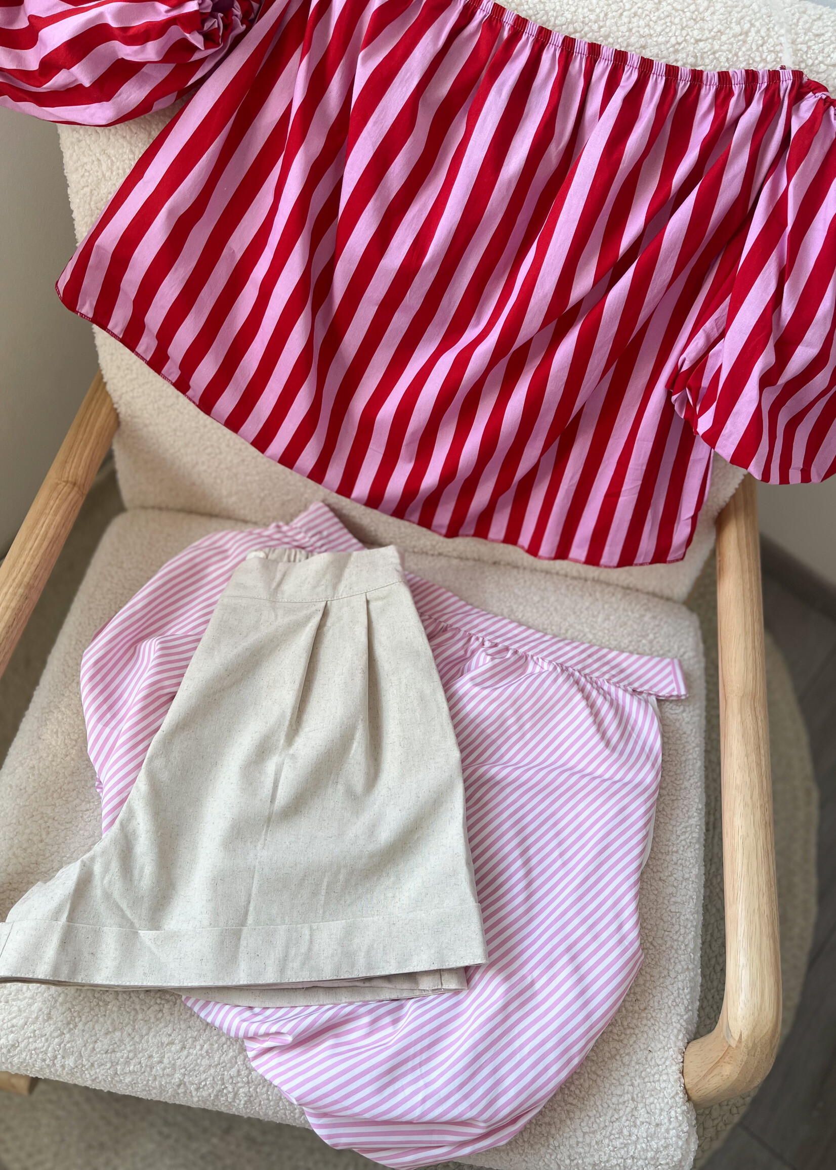 LIGHT BEIGE SHORT