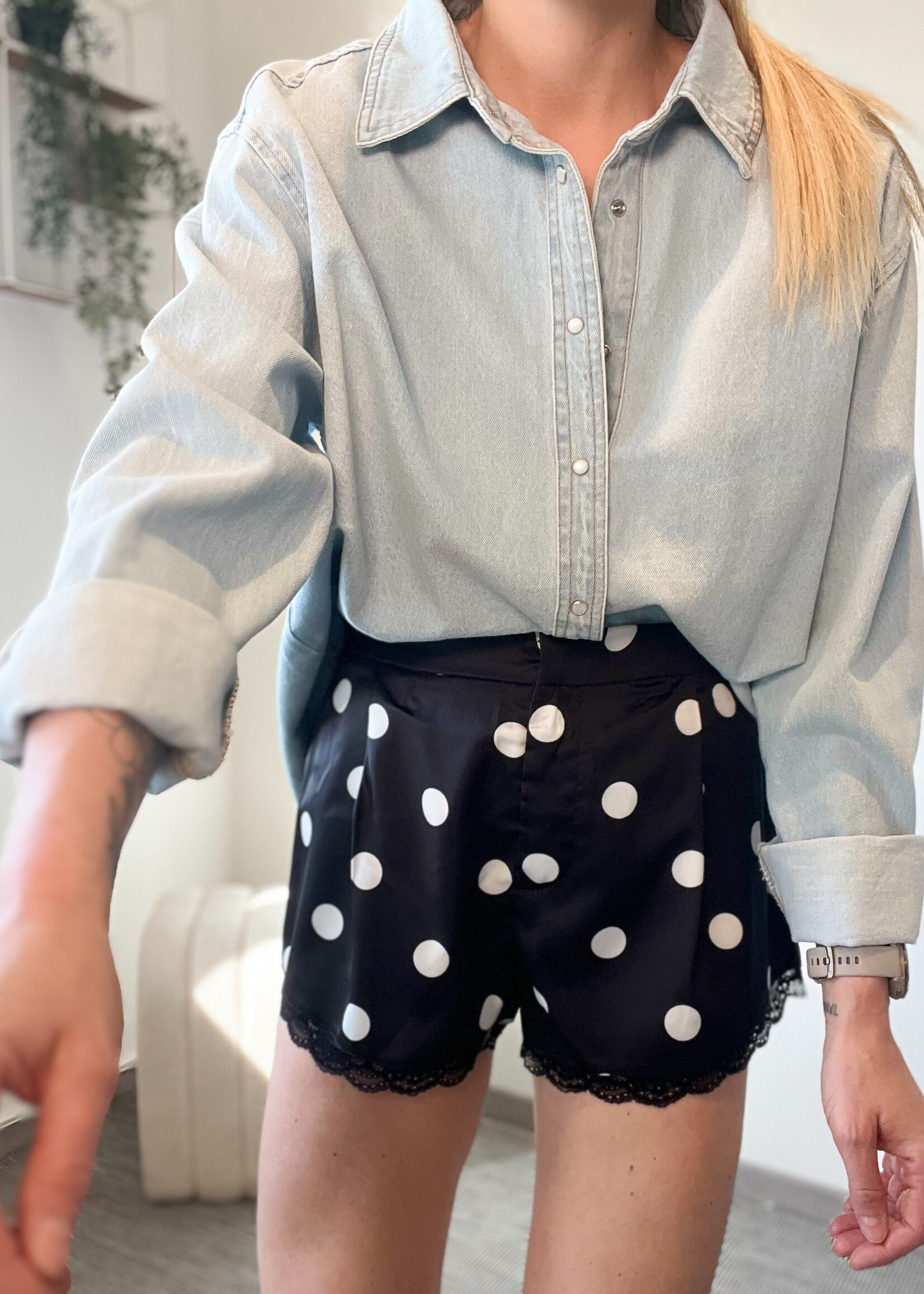 BLACK DOTS SHORT