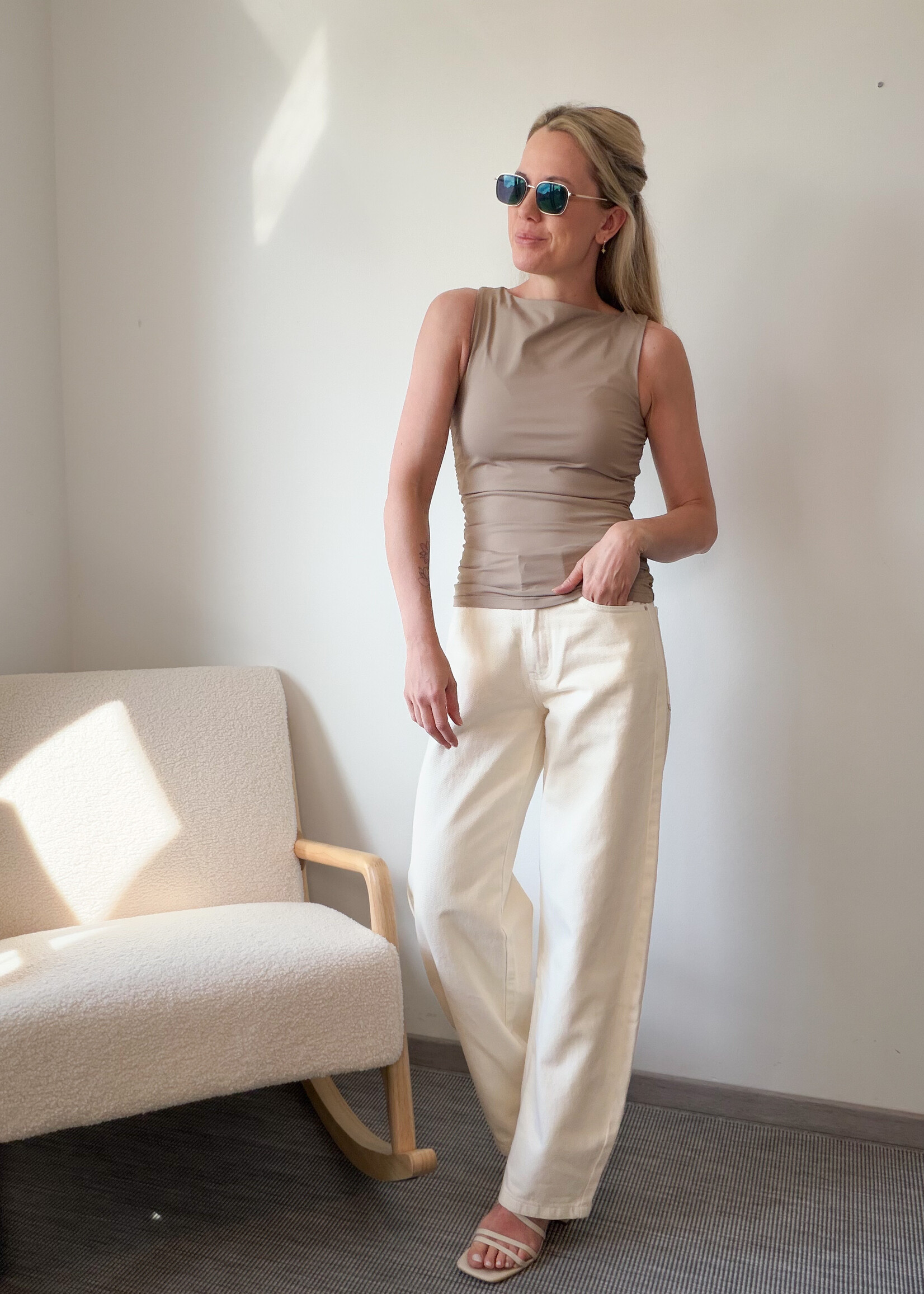 TAUPE PLISSÉ TOP