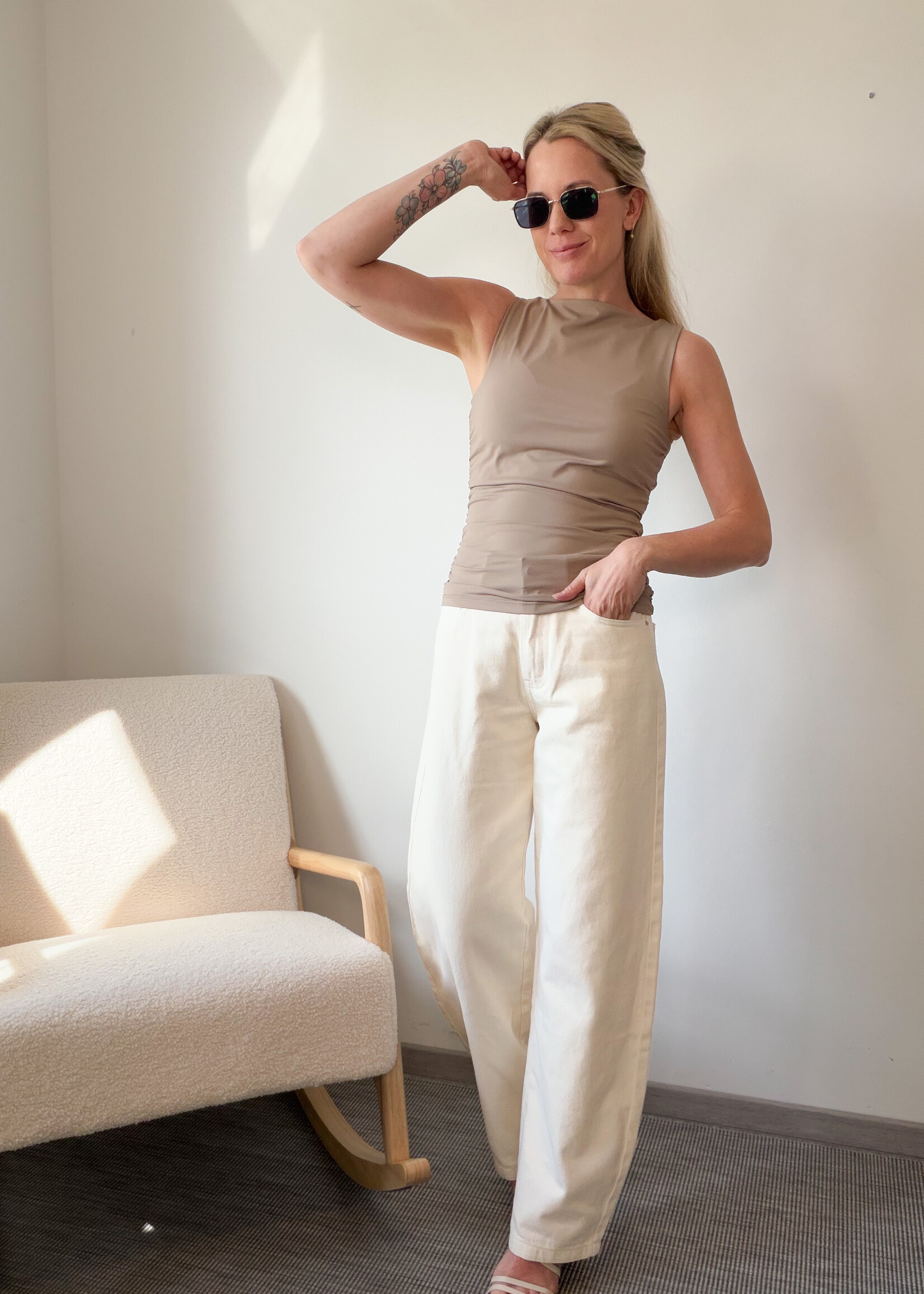 TAUPE PLISSÉ TOP