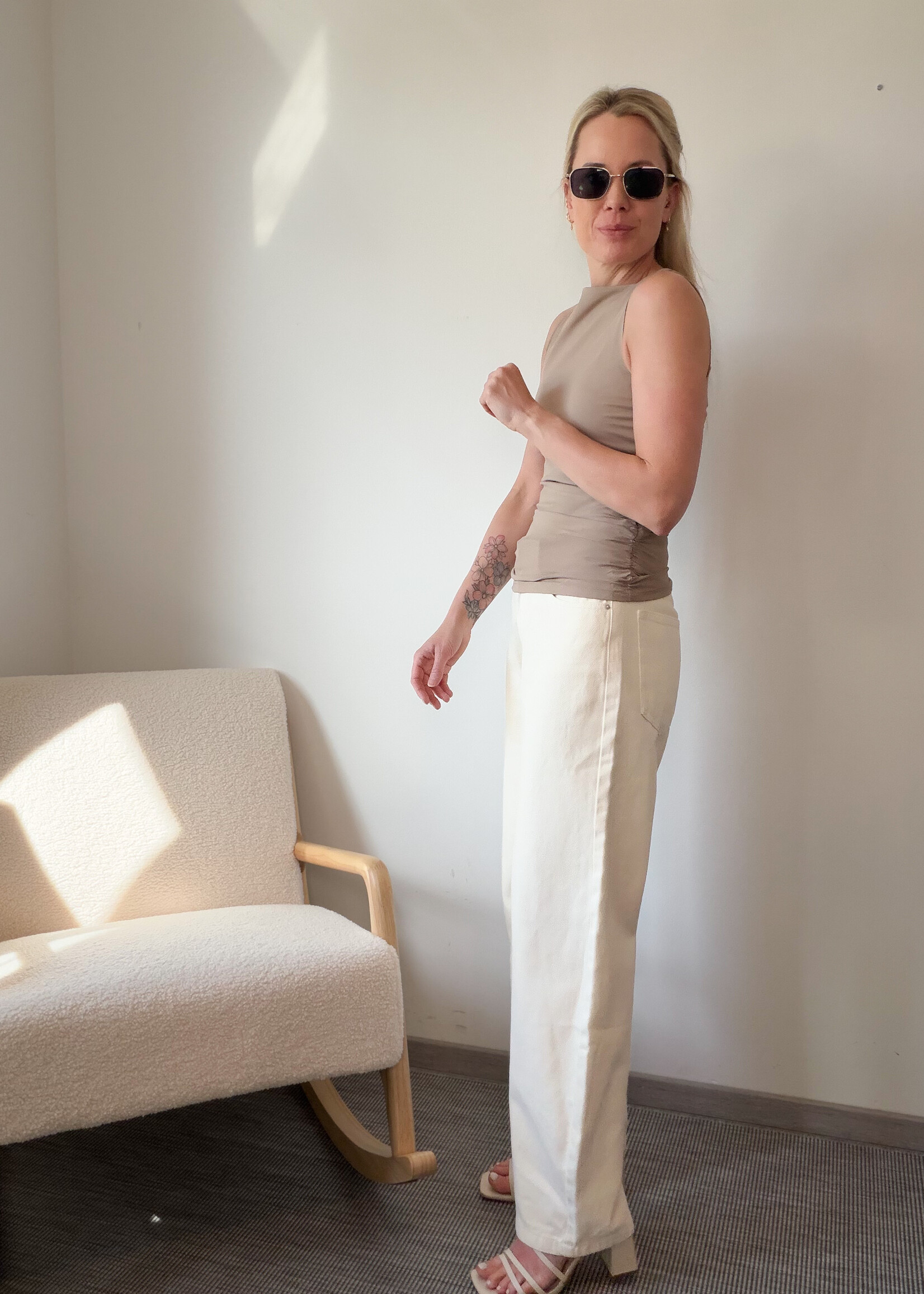 TAUPE PLISSÉ TOP