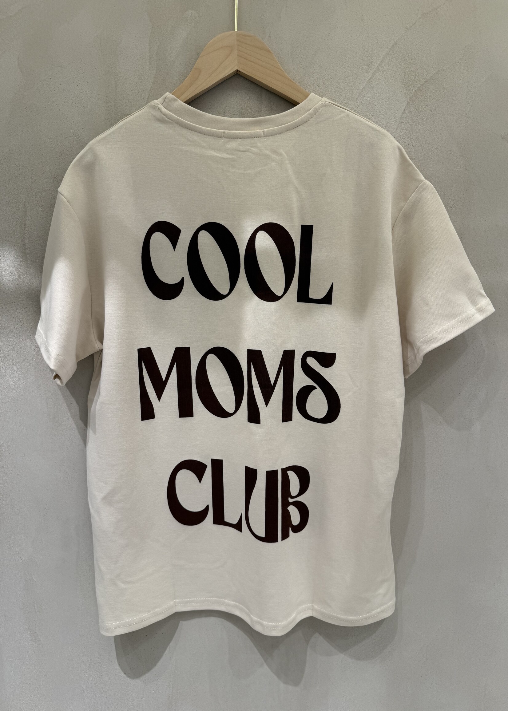 BEIGE MOMS CLUB TEE One size
