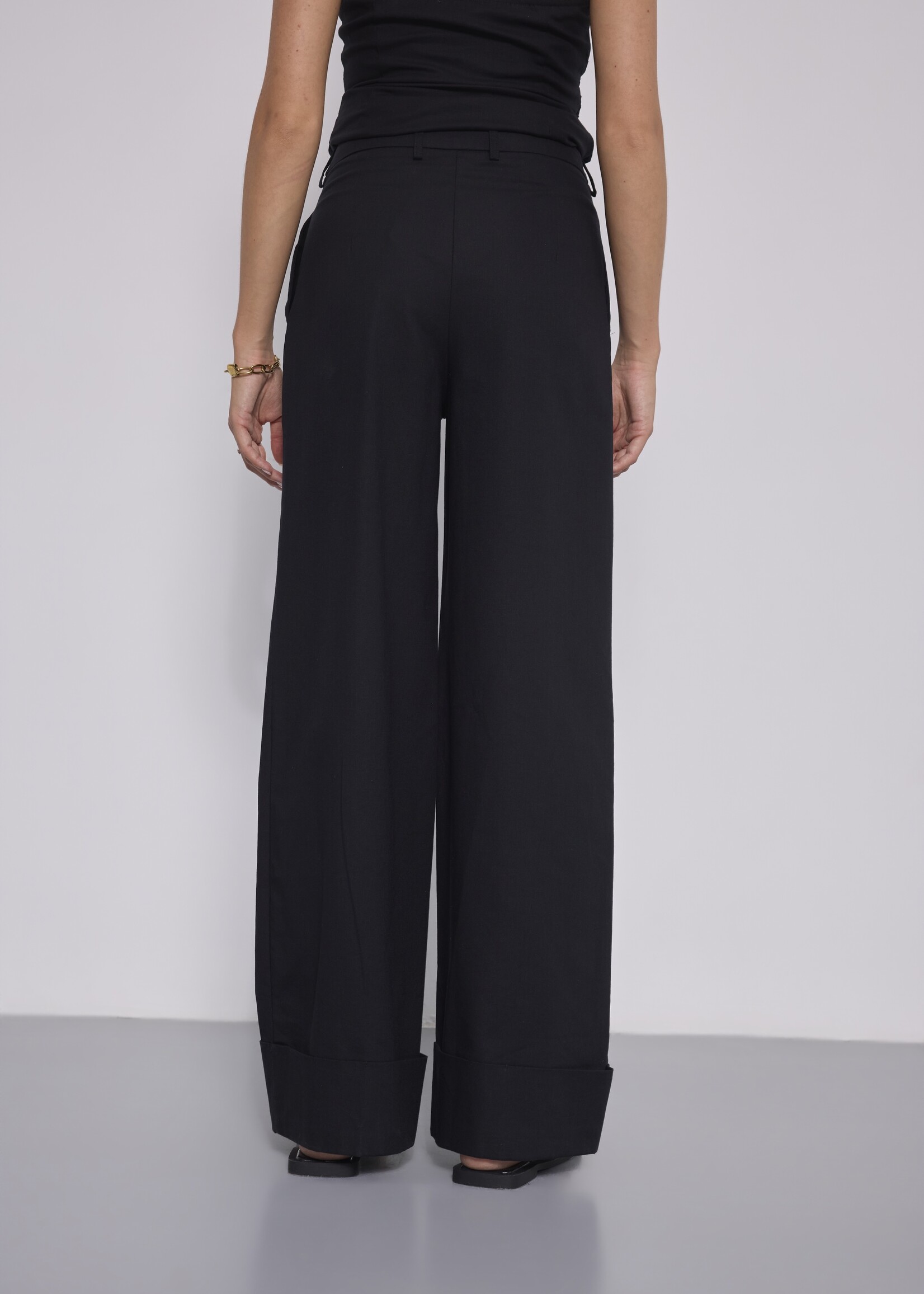 PANTS WITH LINNEN