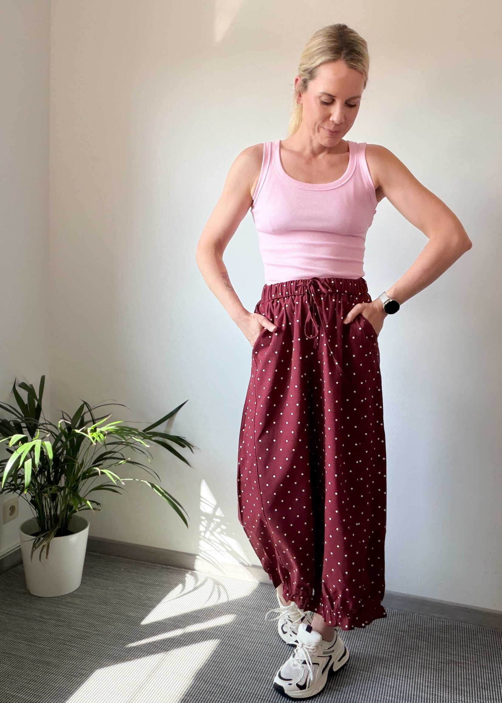 BURGUNDY DOTS PANTS