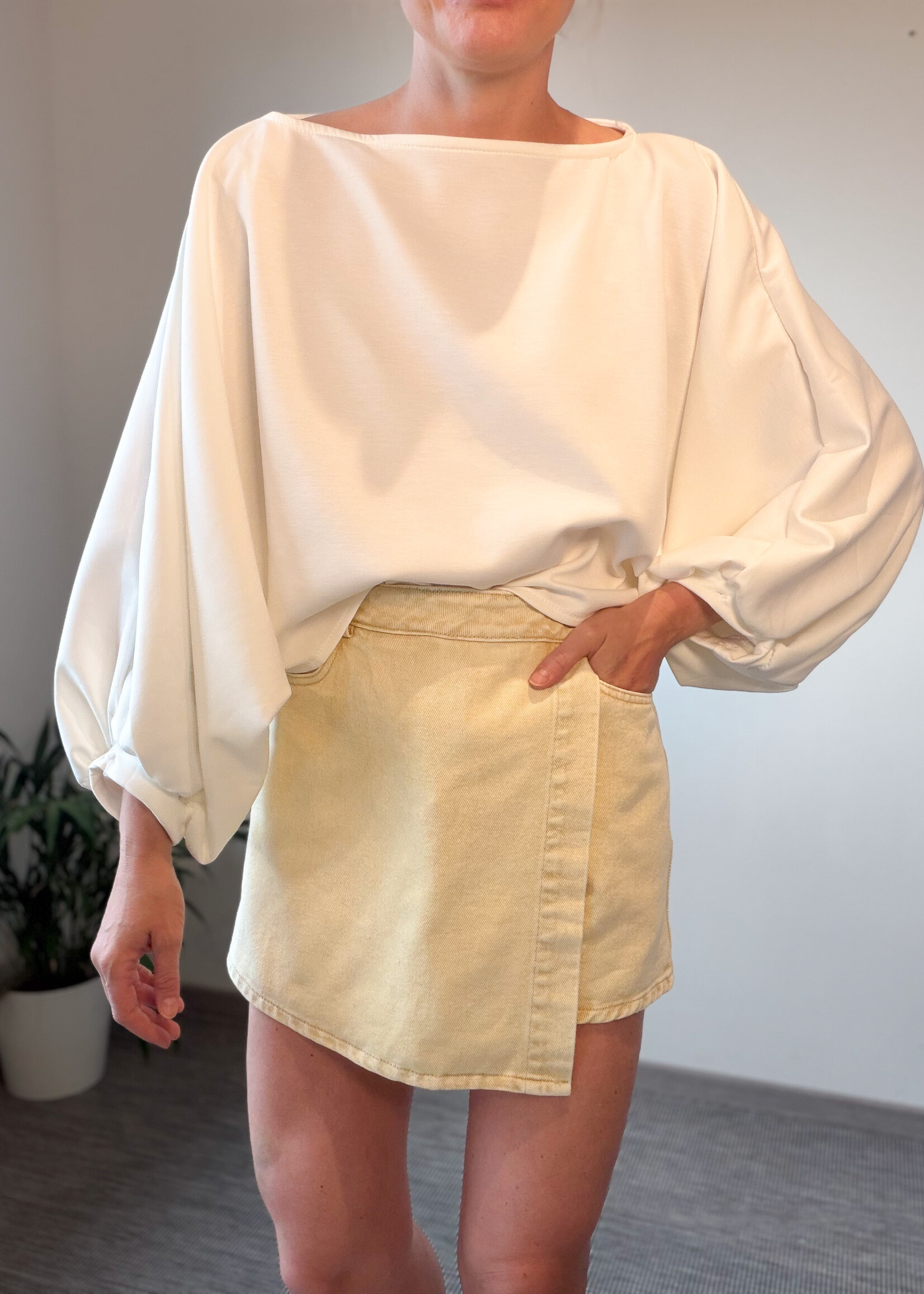 BALLOON SLEEVE ECRU TOP