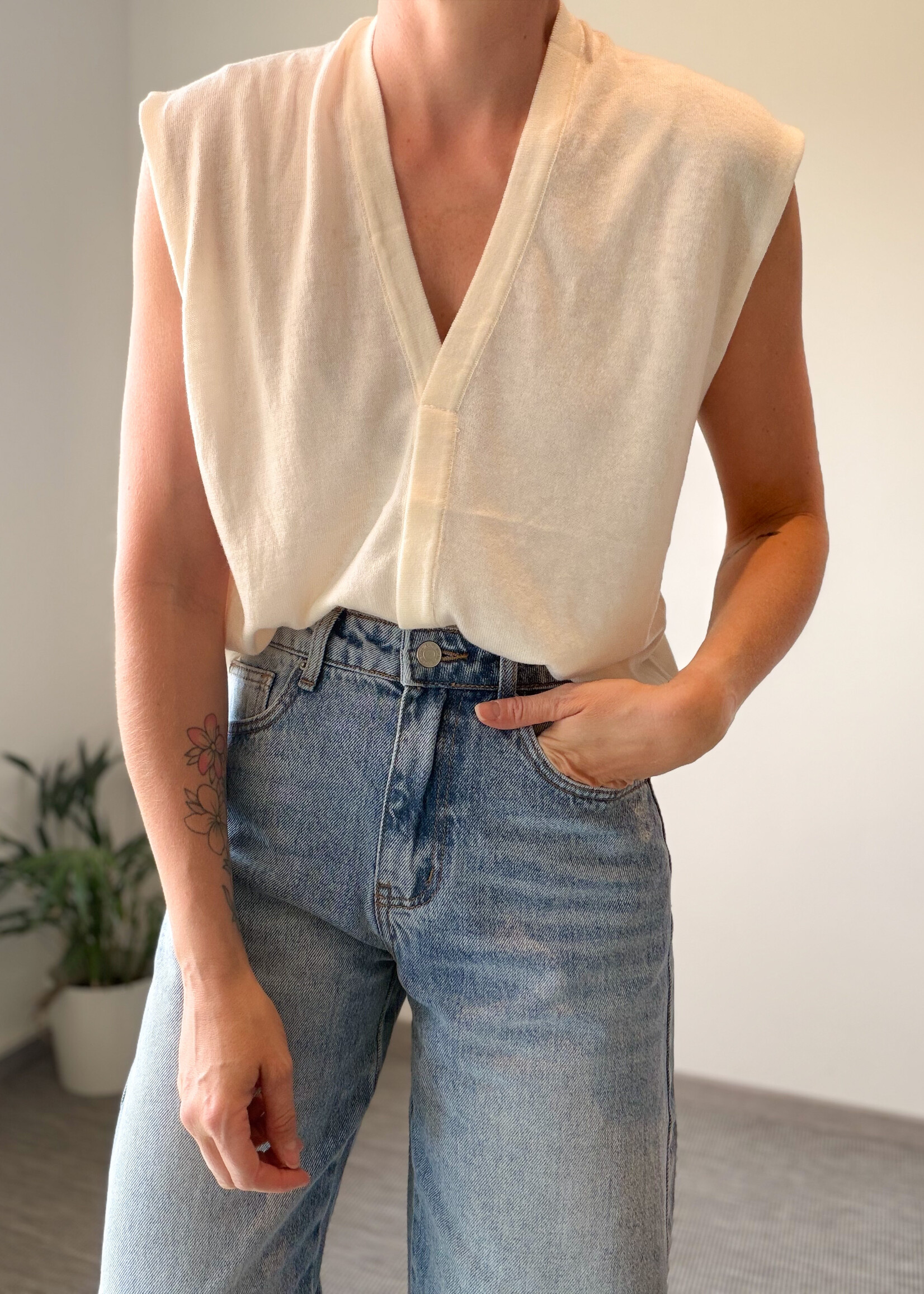 CREAM ANA TOP