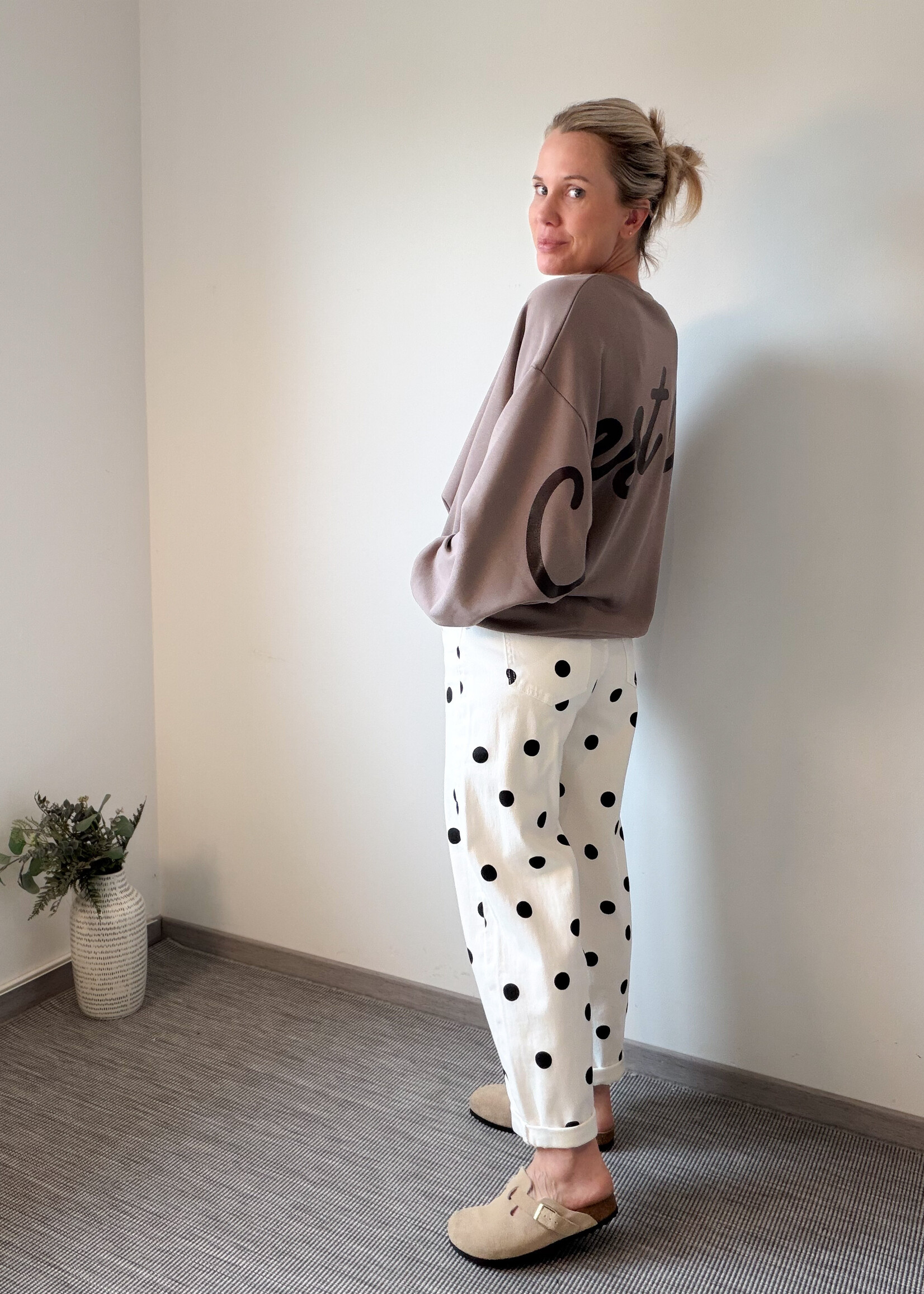 C'EST LA VIE SWEATER TAUPE