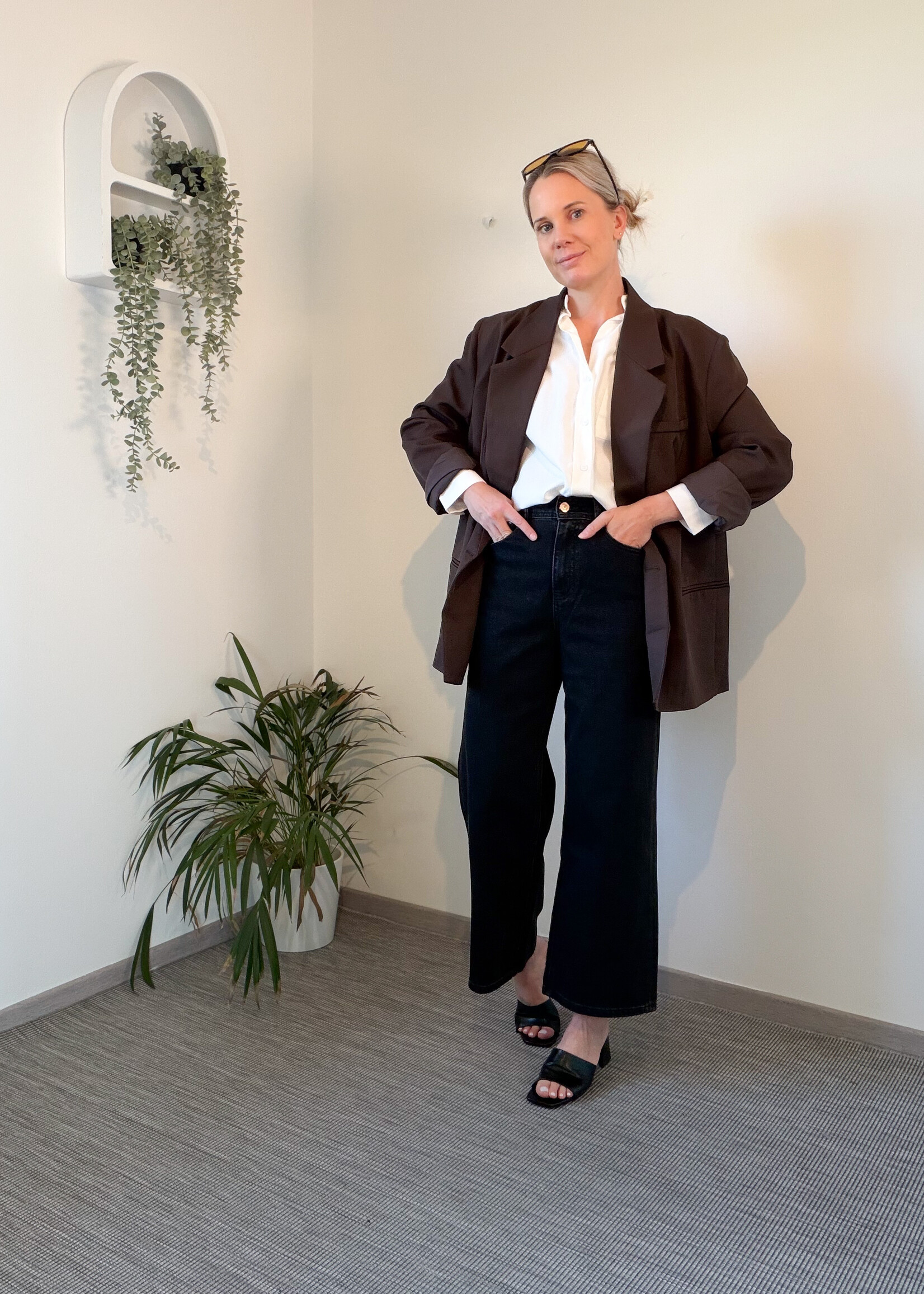 BROWN BLAZER