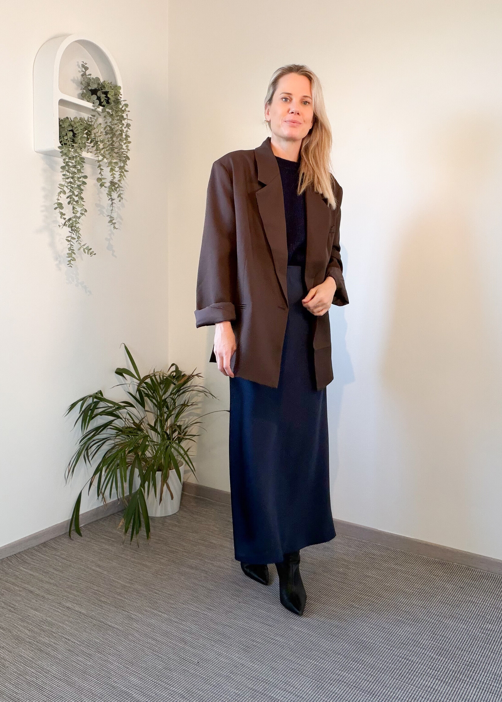 BROWN BLAZER