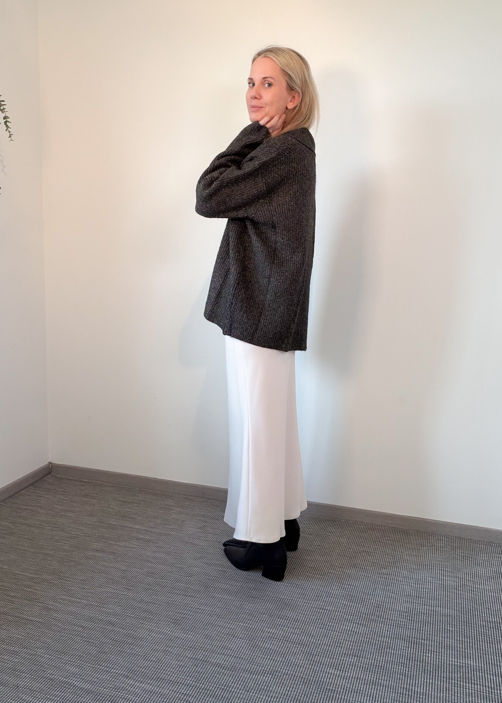 ZOE BROWN KNIT