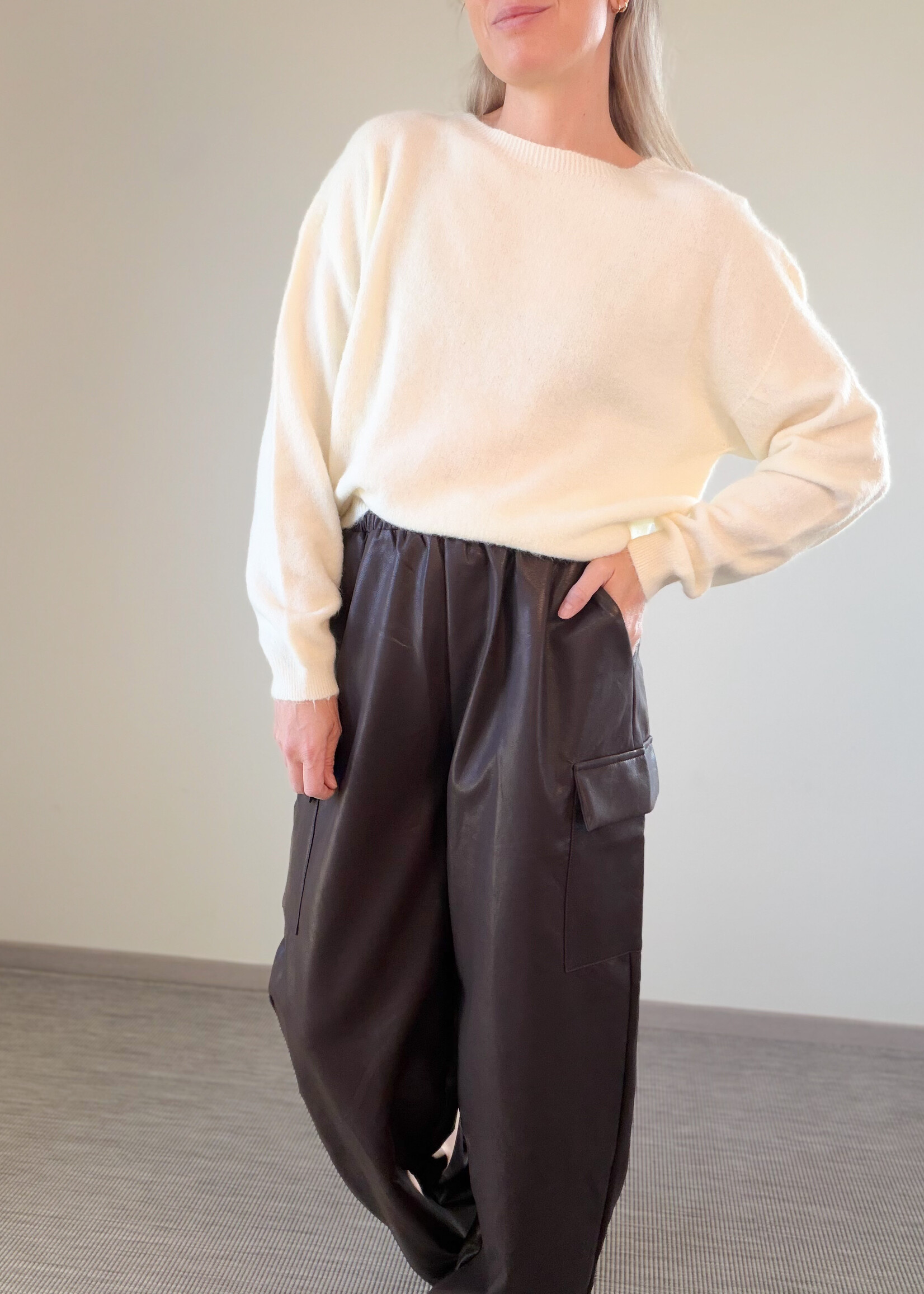 GWEN WHITE KNIT