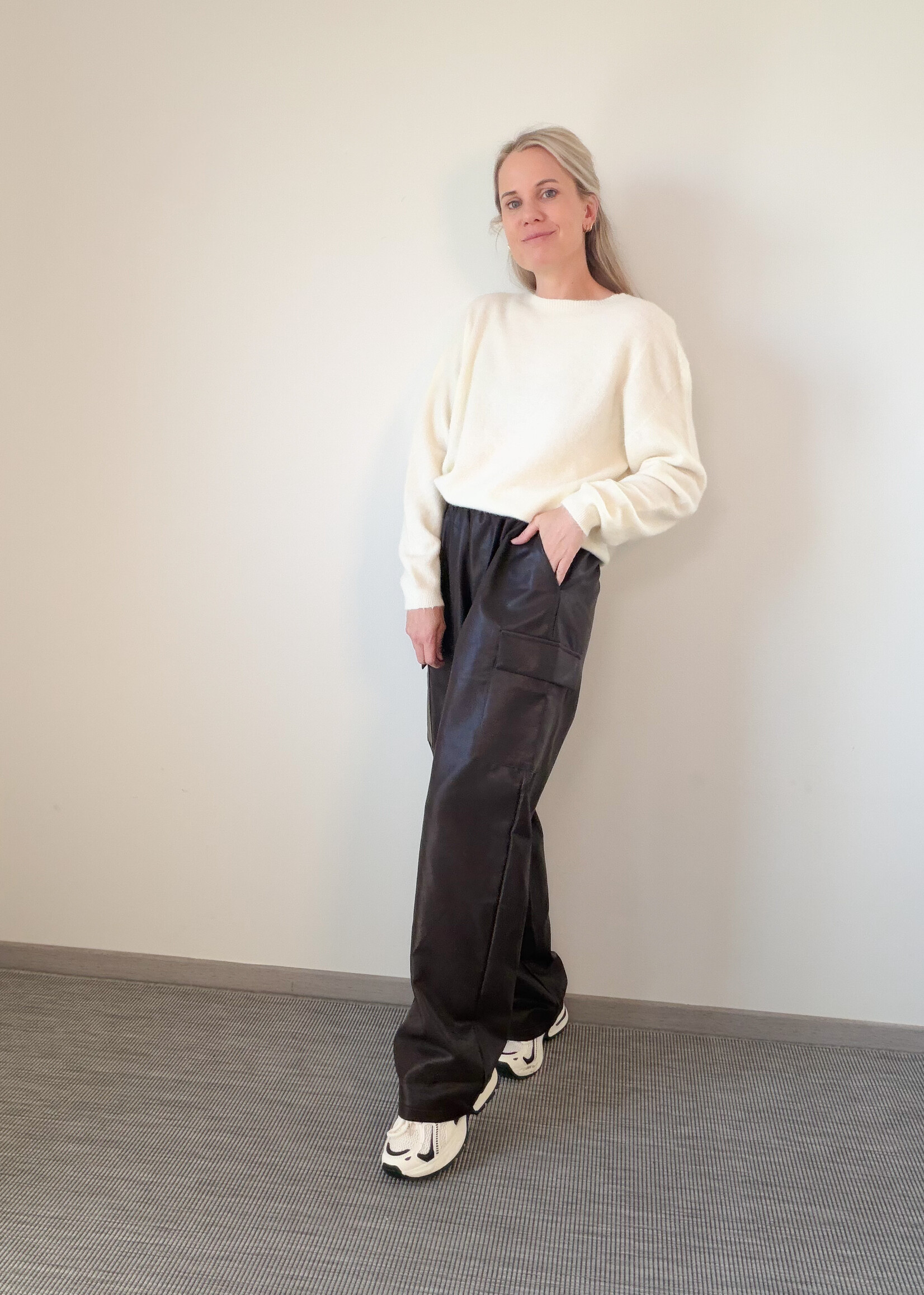 GWEN WHITE KNIT