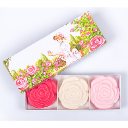 Cadeaudoosje met zeep rozen