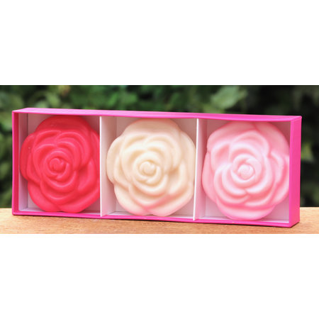 Cadeaudoosje met zeep rozen