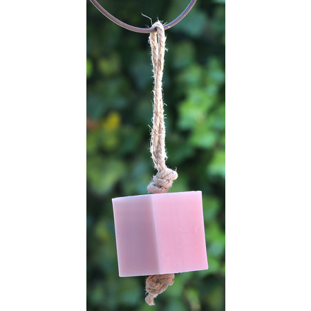 Blok zeep in de geur rozen