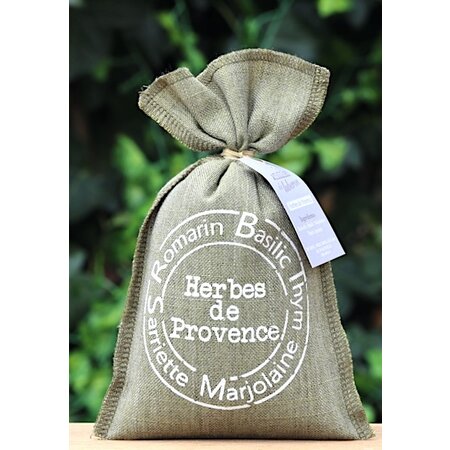 Herbes de Provence in groene stoffen zak