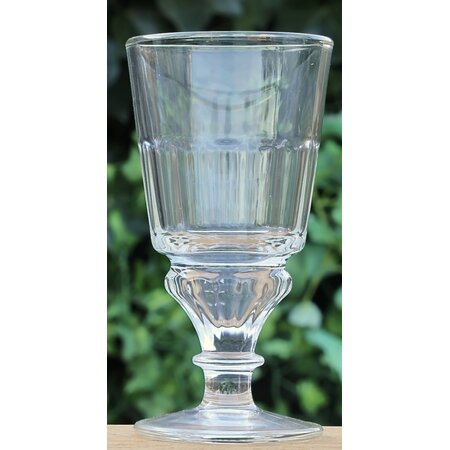 Glas op voet Absinth