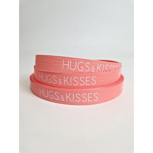 Hugs & Kisses lint