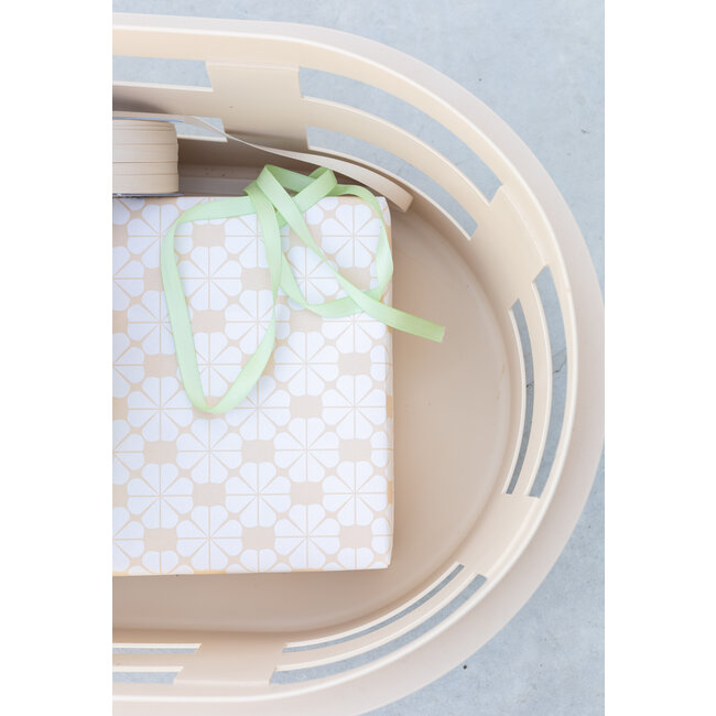 Get Lucky nude/skin giftwrapping paper