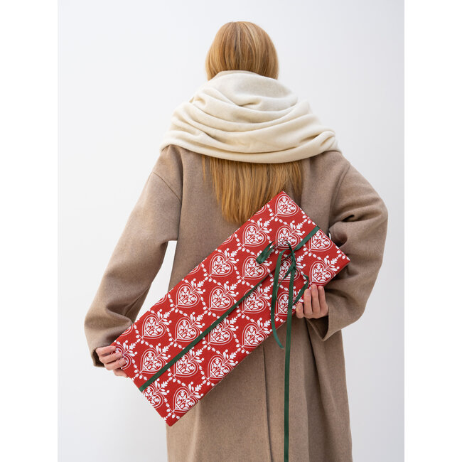 Folk Hearts Red inpakpapier