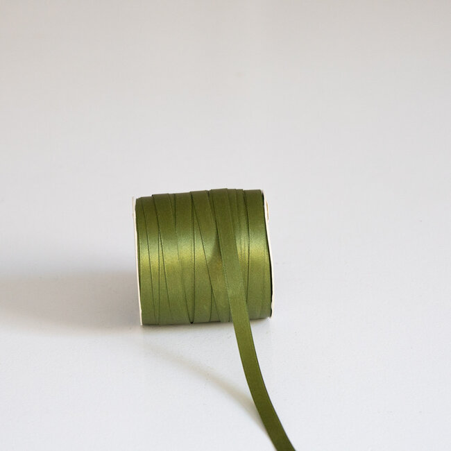 Satin-Gürtel in Grüntönen