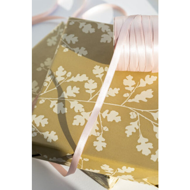 Oak Leaves Olive Inpakpapier