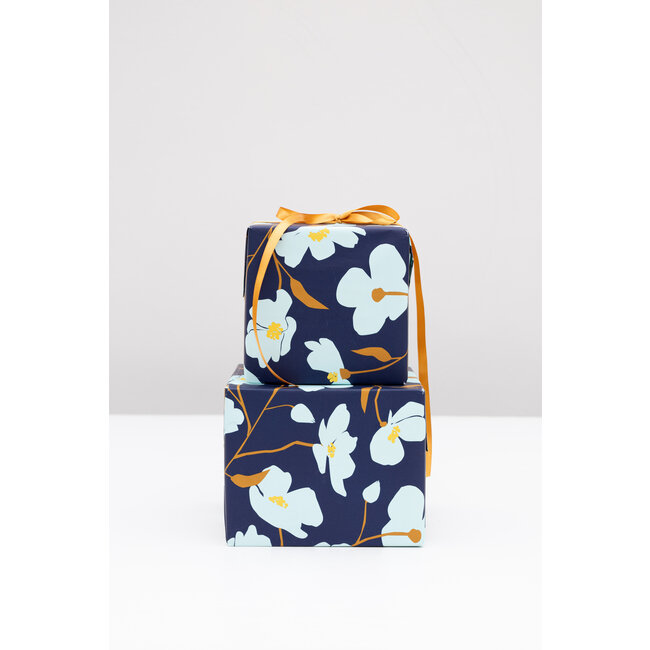 Cosmea darkblue/aqua giftwrapping paper