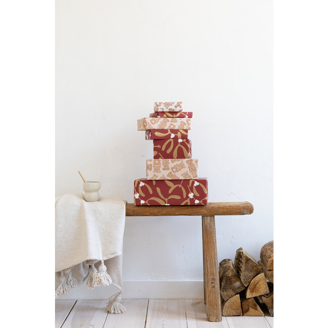 Mistletoe giftwrapping paper
