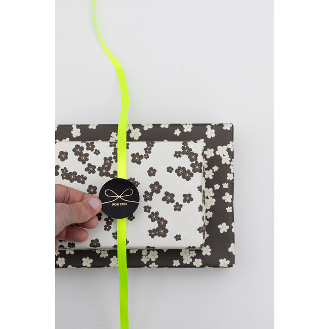 Blossom black/gold giftwrapping paper