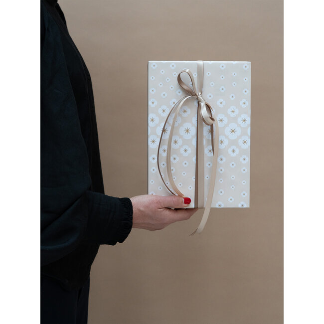Izumi taupe/beige giftwrapping