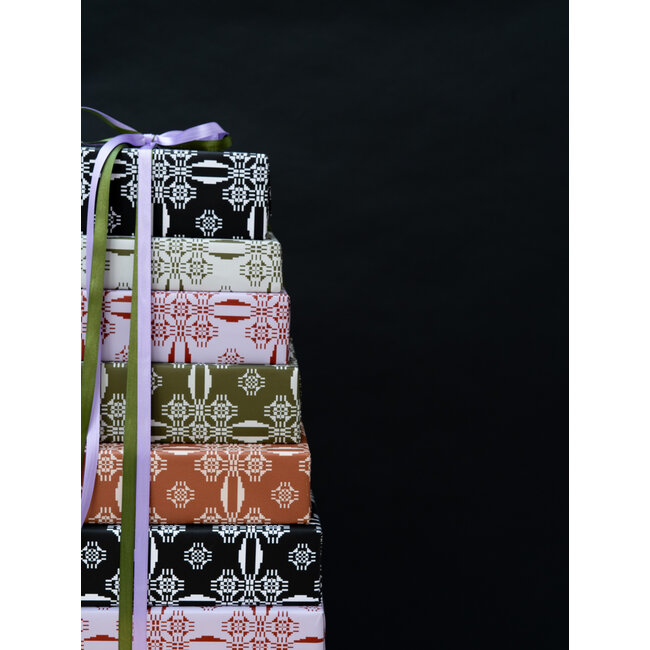 Jolly Winter  lila inpakpapier