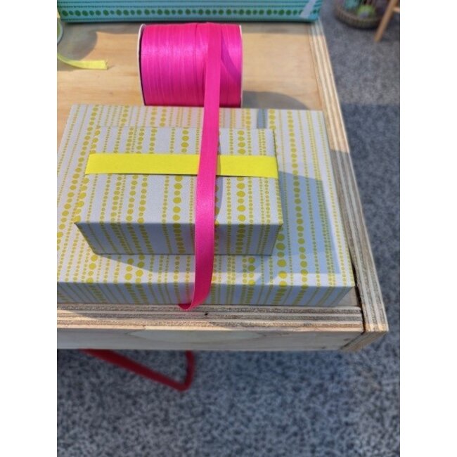 Beads grijs/geel inpakpapier