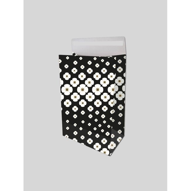 Izumi white/black premium block bottom bags