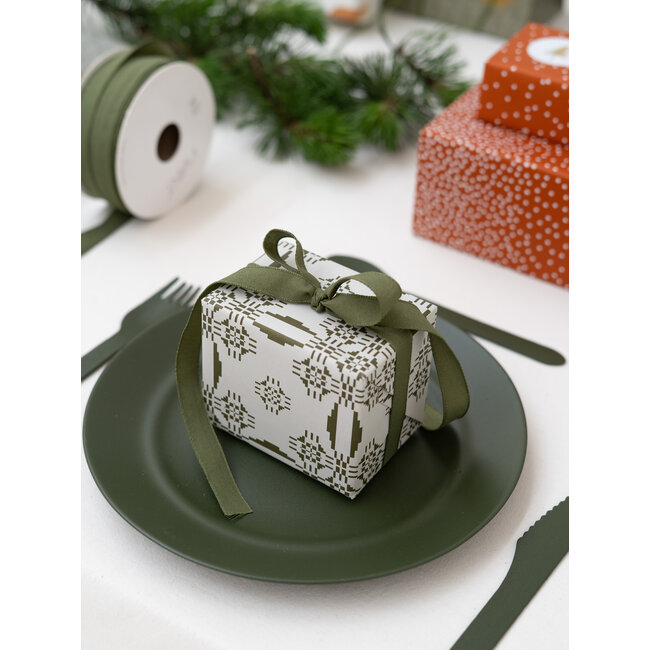 Jolly Winter moss green giftwrapping paper