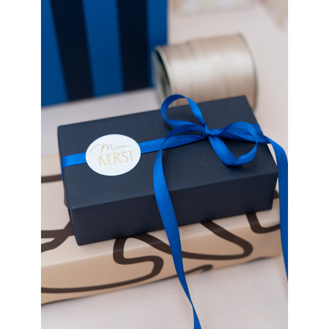Matt blue giftwrapping paper