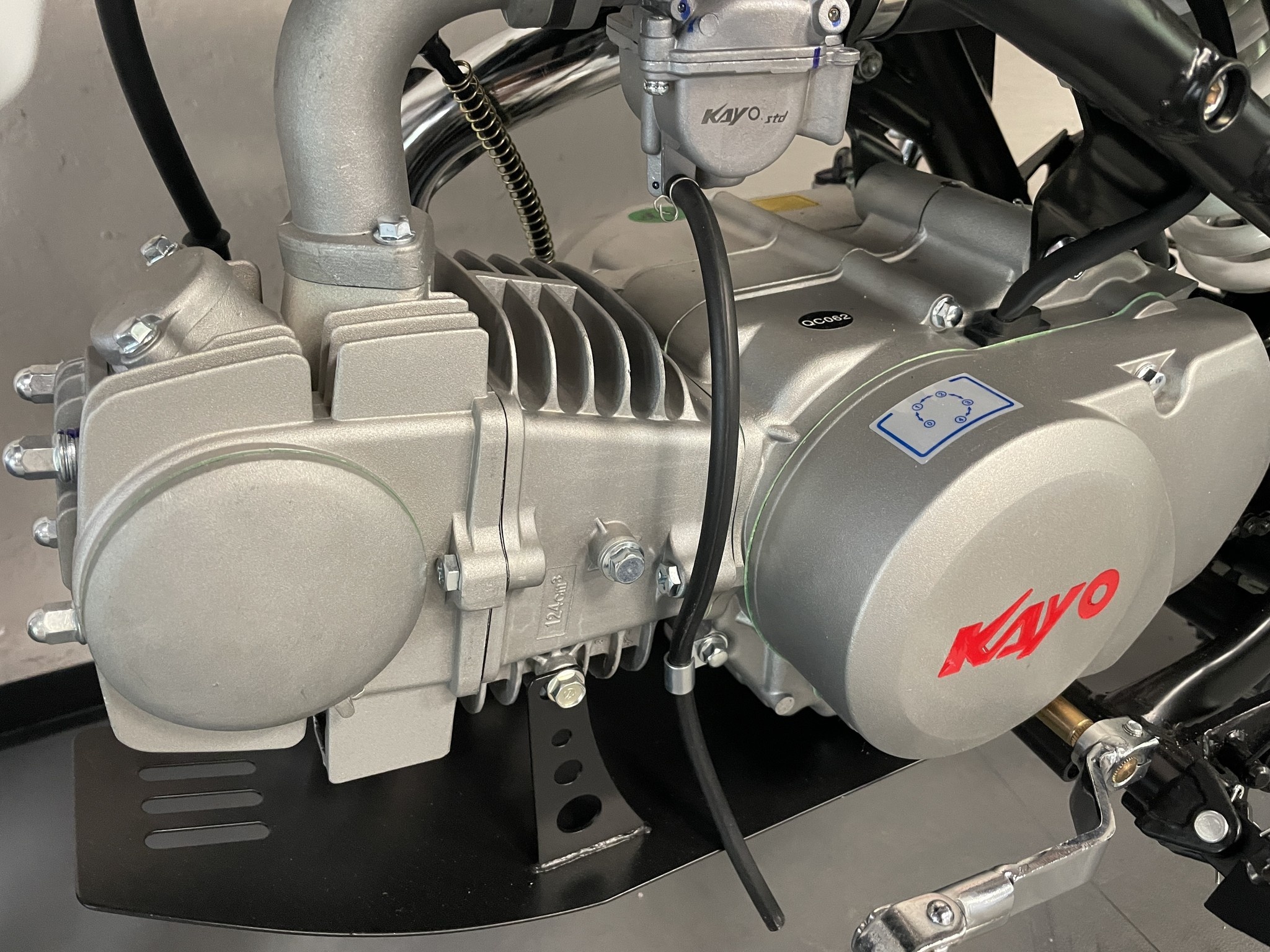 Kayo TT125 Dirtbike mit 14" 17" Räder - Schalter