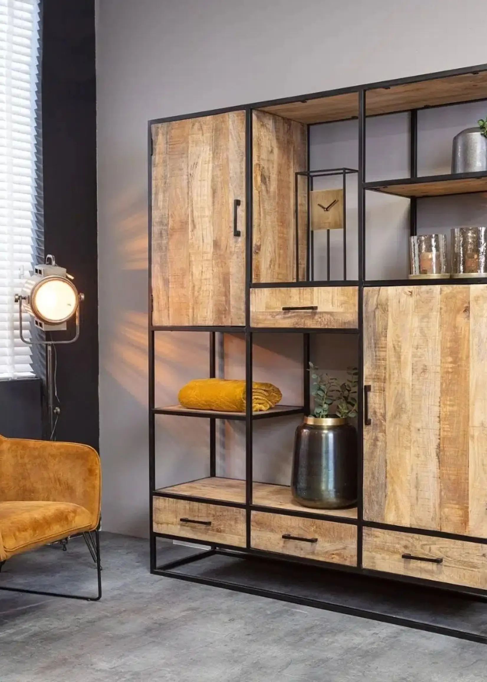 Vakkenkast Mangohout Swindon