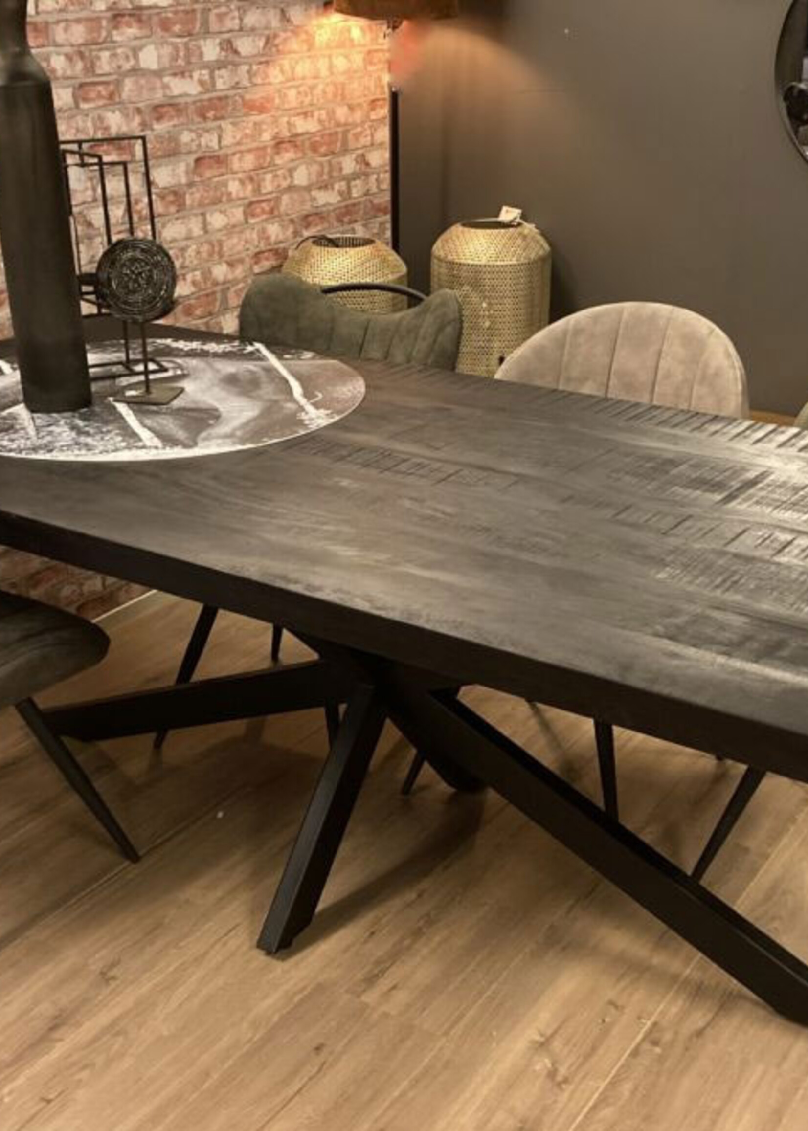 Rechthoek eettafel Mangohout zwart spinpoot  Cardiff
