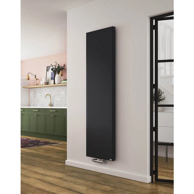 H160 x B40 Verticale designradiator  - Middenaansluiting Mat Zwart - Flat