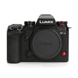 Panasonic Lumix S1 IIE Panasonic Lumix S1 IIE