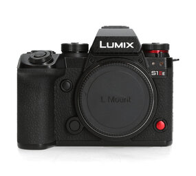 Panasonic Lumix S1 IIE Panasonic Lumix S1 IIE